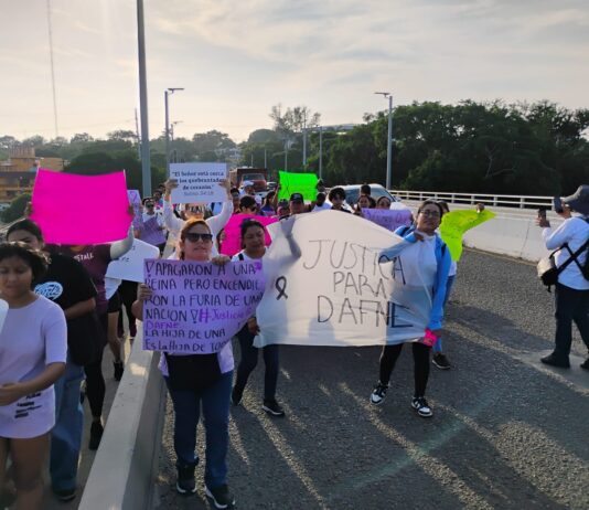 Exigen justicia para Dafne, bloquean Puente Tampico