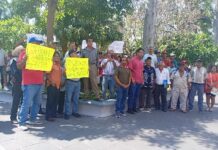 Protestan pescadores por presunta contaminación en altamar; exigen apoyo del gobierno federal