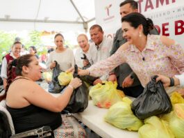 Acerca Mónica Villarreal servicios y programas a familias de la Borreguera