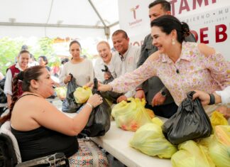 Acerca Mónica Villarreal servicios y programas a familias de la Borreguera