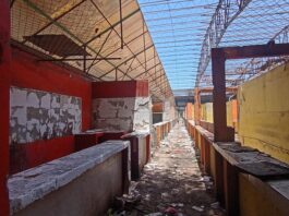 Retiran mercado temporal, buscan convertir predio en estacionamiento o espacio para transporte público