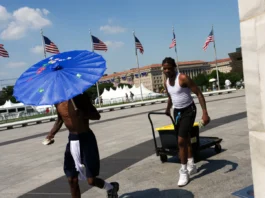 Texas activa rescates por lluvias e inundaciones mientras una ola de calor golpea el norte de EE. UU.