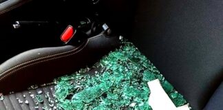 Ratero ocasiona daños en unidad para robar