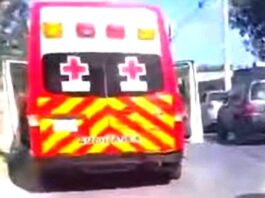 Unidad médica auxilia a persona lesionada en apartado sector