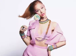Ariana Grande deslumbra con la Summer Collection 2026 de Swarovski