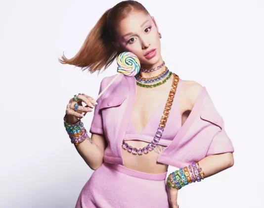 Ariana Grande deslumbra con la Summer Collection 2026 de Swarovski
