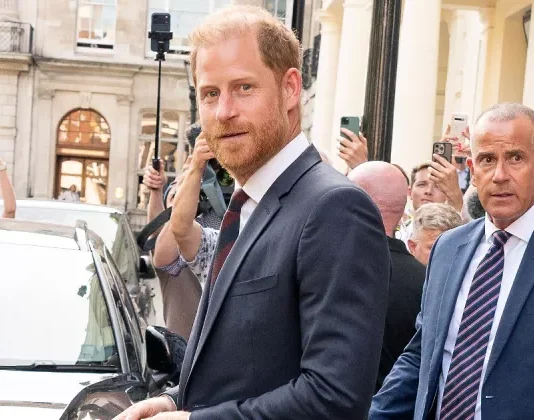 Harry rompe el silencio tras perder la batalla legal contra tabloides británicos: “Es encubrimiento total y evidente”