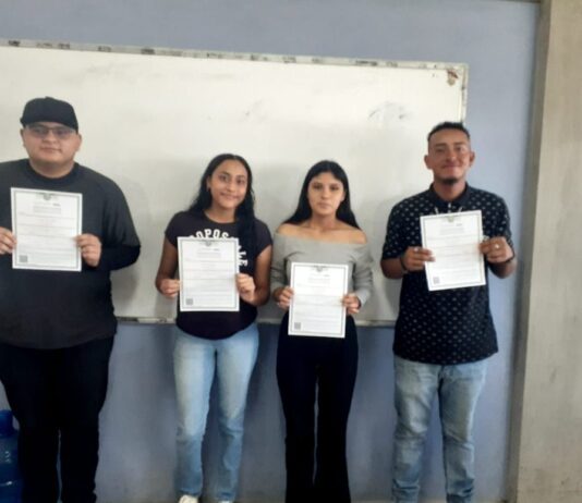 Bajar el analfabetismo es meta del ITEA; suman 6 mil 128 en la ciudad