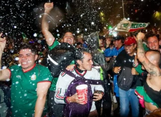 Ángel de Independencia, un auténtico caos de festejos tras la victoria de México vs Ecuador
