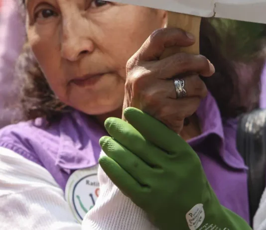 Al menos 2.4 millones de trabajadoras del hogar viven en la precariedad laboral en México: CEEY