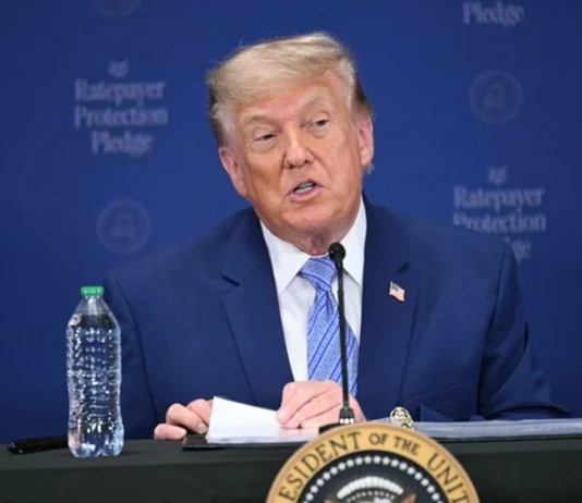 Trump amenaza con usar activos iraníes para cubrir daños a buques y cargamentos