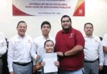 Entregan becas a hijas e hijos de trabajadores de ITAVU