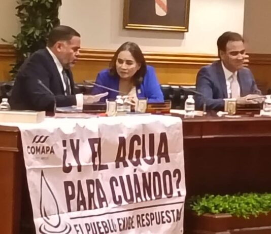 Panista acaloran sesión de Cabildo con el tema del agua, piden condonación de recibos