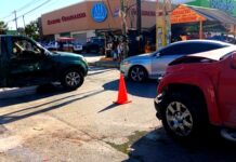 Accidente vial deja cuantiosos daños en concurrido fraccionamiento