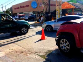 Accidente vial deja cuantiosos daños en concurrido fraccionamiento