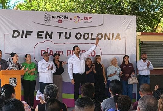 Alcalde Carlos Peña Ortiz beneficia a ciudadanos con el Programa “DIF en Tu Colonia” en la Aquiles Serdán