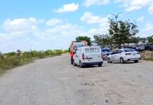 Hallan al parecer dos personas en una unidad sin vida