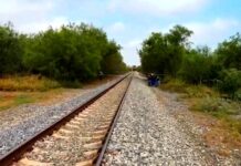 Hallan cadáver cercas de las vías del tren en la Ribereña