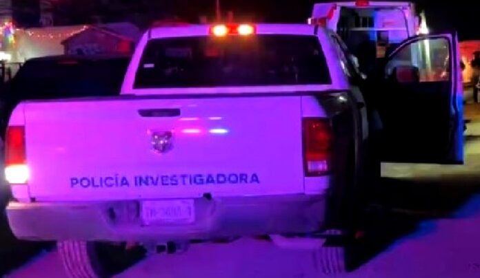 Hallan cadáver en la calle y cercas de un tianguis popular