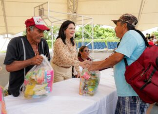 Mónica Villarreal fortalece respaldo a pescadores de Tampico durante temporada de veda