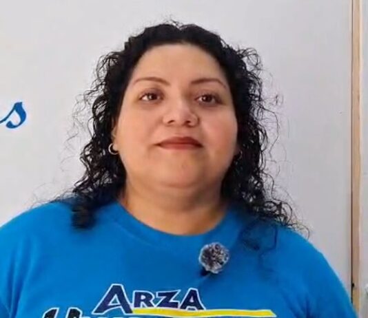 Reportan bajas ventas de uniformes escolares