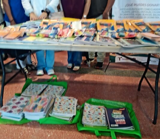 CONALEP TAMPICO supera la meta y reúne 1.5 kilómetros de útiles escolares
