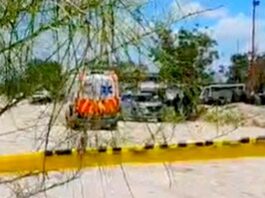 Investigan muerte de dos personas halladas en unidad