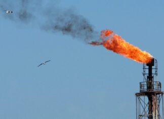Petróleo de Texas sube 2.55%, con las negociaciones entre EUA e Irán estancadas