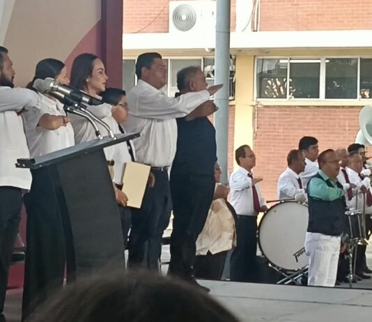 Alcaldesa y secretaria de economía inauguran ciclo escolar 2026/2027 en escuela primaria
