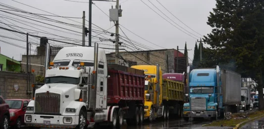 Alimentos, bebidas y autopartes, principales blancos del robo de carga en México