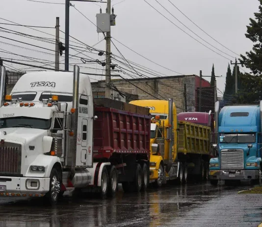 Alimentos, bebidas y autopartes, principales blancos del robo de carga en México
