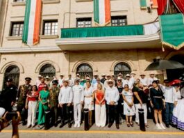 Beto Granados encabeza desfile Cívico Militar por el 216 aniversario de la Independencia de México