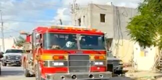 Bomberos acuden a sofocan incendio en vivienda