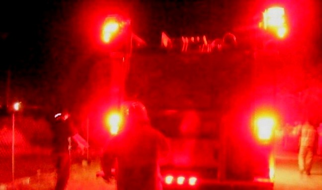 Bomberos acuden a sofocar incendio