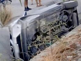 Cae unidad en dren desalinzador de aguas negras