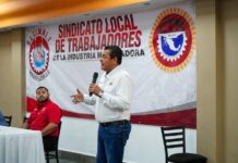Mete Carlos De Anda presión a obras y escucha a obreros de Nuevo Laredo