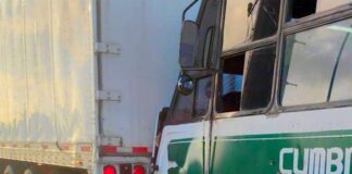 Chocan en libramiento Monterrey y dejan caos vial