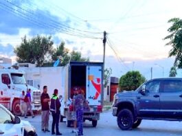 Chocan unidades y dejan daños materiales en apartada colonia