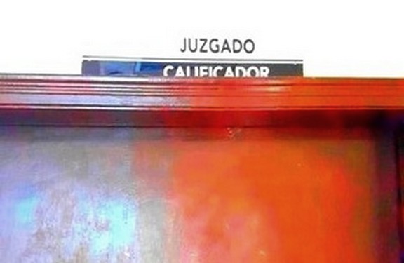 Detienen a sujeto por molestar a sus familiares