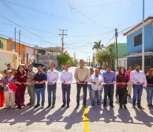 Entrega Carlos Peña Ortiz pavimentación hidráulica que beneficia a más de mil ciudadanos en la Lomas del Villar