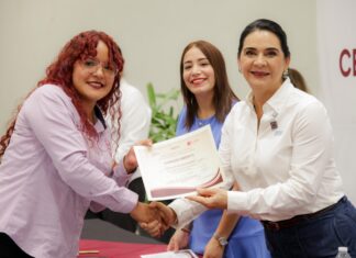 Mónica Villarreal reconoce e impulsa a 550 mujeres por concluir cursos de capacitación