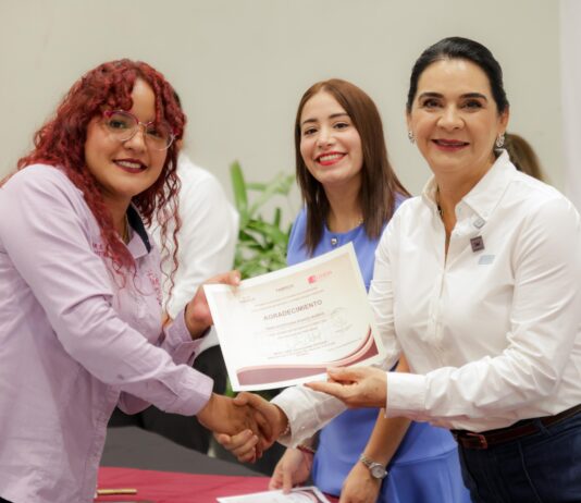 Mónica Villarreal reconoce e impulsa a 550 mujeres por concluir cursos de capacitación