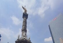 Conmemoran el 197 aniversario de la Victoria de Tampico de 1829 en el Ángel de la Independencia