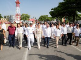 Encabeza Mónica Villarreal Desfile Cívico Militar del 216 Aniversario de la Independencia