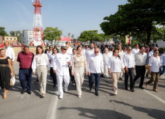 Encabeza Mónica Villarreal Desfile Cívico Militar del 216 Aniversario de la Independencia