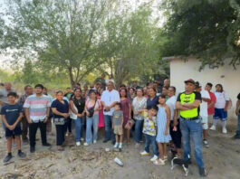 ¡Humanismo que da resultados!; el Arqui Eduardo López atiende necesidades de los vecinos de Hacienda las Fuentes sec. 4 en Reynosa.