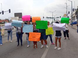 Bloquean la avenida Hidalgo frente a la nueva tienda de Chedraui para exigir justicia para Gonzalo