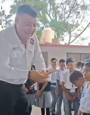 Crónica de la miseria: Dos lápices y una sonrisa