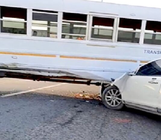 Otra de transporte público deja lesionados y daños