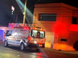 Unidad medica auxilia a motociclista lesionado y queda internado en hospital